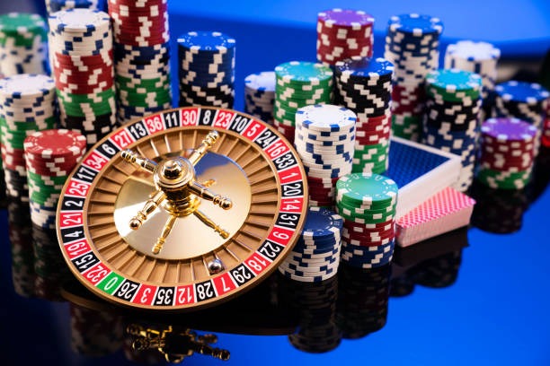 moveon88 platform showing live dealer tables and sportsbook interface on mobile