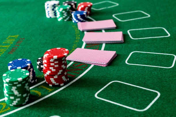 Player checking market opening times on moveon88 app before joining a table